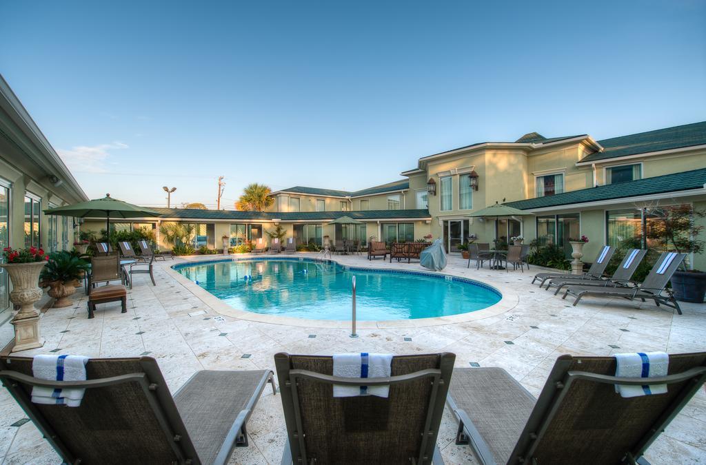 Town & Country Inn And Suites Charleston Bagian luar foto