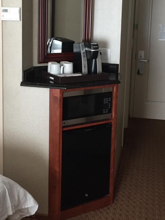 Town & Country Inn And Suites Charleston Bagian luar foto