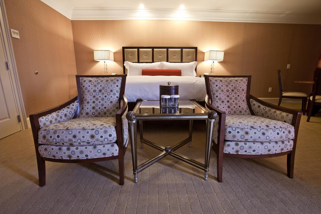 Town & Country Inn And Suites Charleston Bagian luar foto