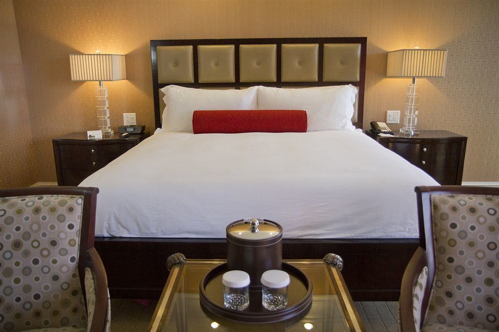 Town & Country Inn And Suites Charleston Bagian luar foto