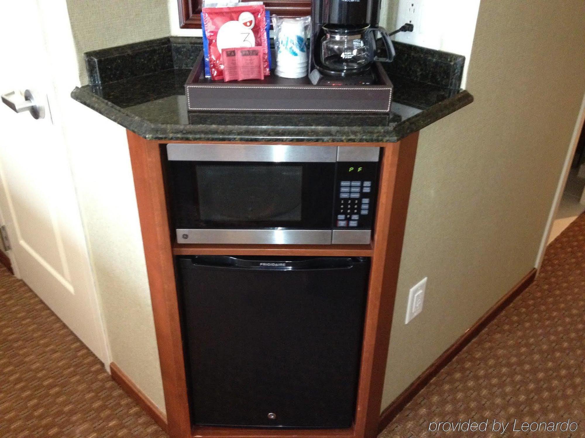 Town & Country Inn And Suites Charleston Ruang foto