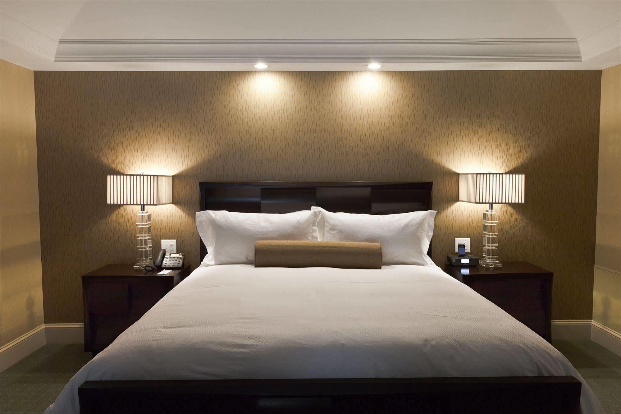 Town & Country Inn And Suites Charleston Bagian luar foto
