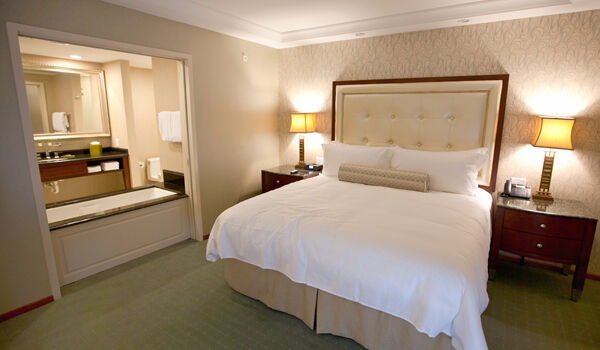 Town & Country Inn And Suites Charleston Bagian luar foto